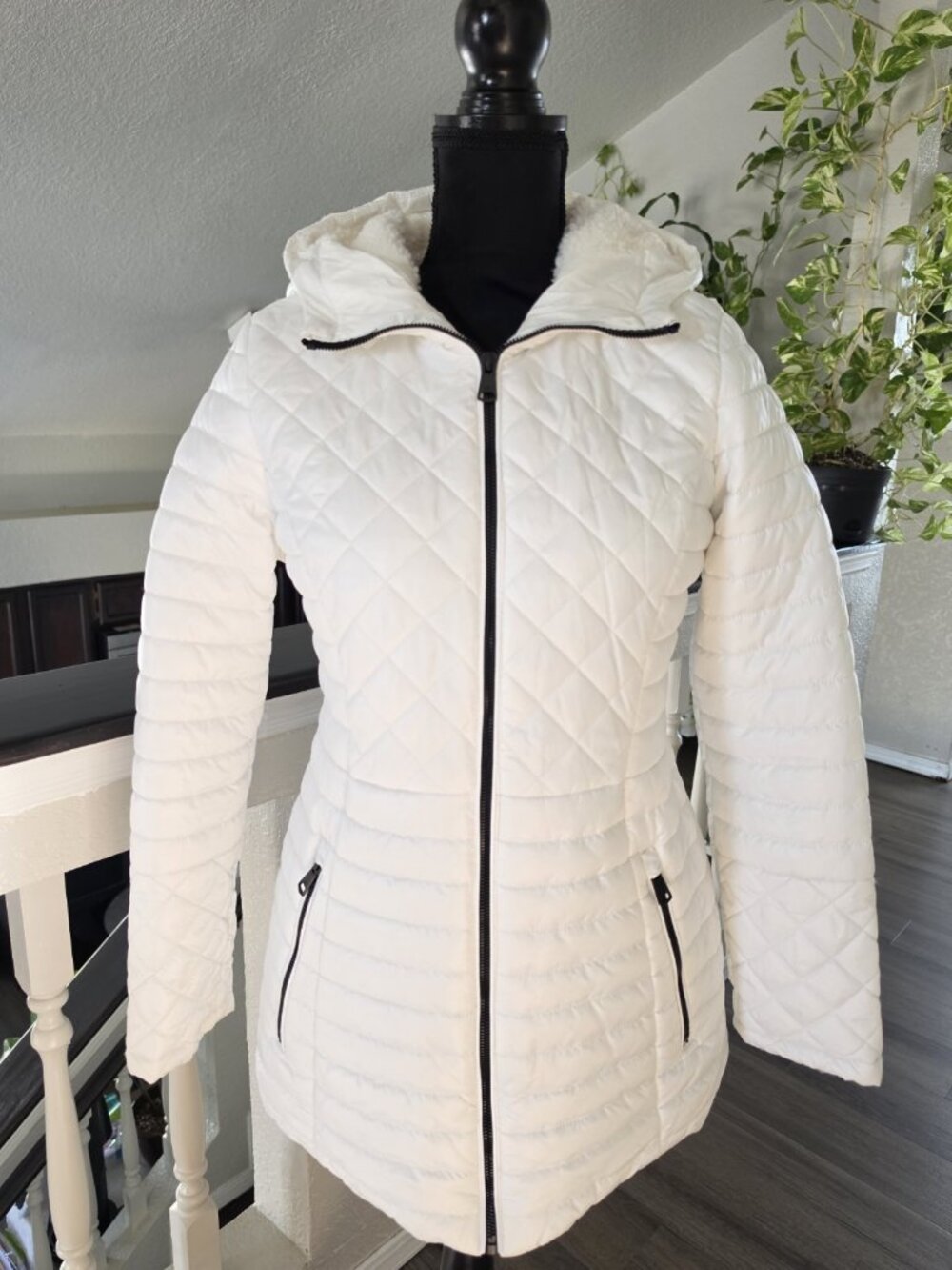 Kenneth Cole New York White Quilted Hooded   Sherpa Puffer Jacket Mid-Length S/P - Picture 11 of 12